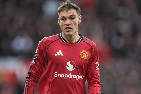 Manchester United v Aston Villa - Premier League